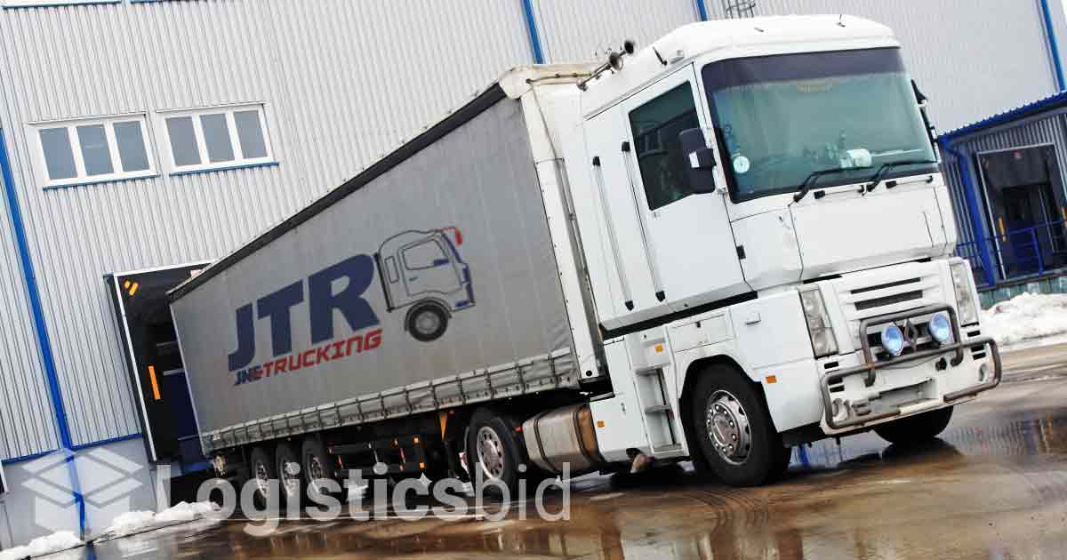 Layanan Pengirimang JNE Trucking Hadir untuk Pengiriman Besar