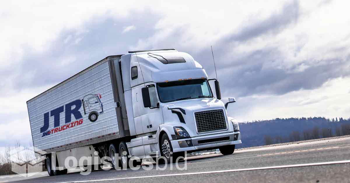 Apa Beda Layanan JNE Trucking dan Lainnya?