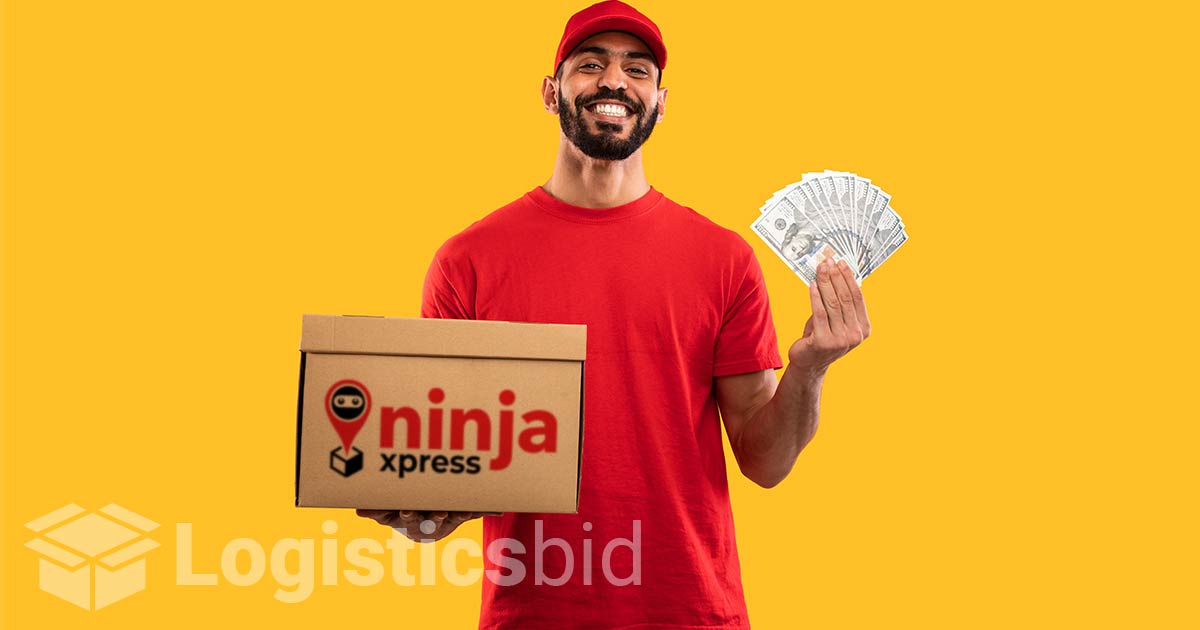 Kurir Ninja pegang uang COD