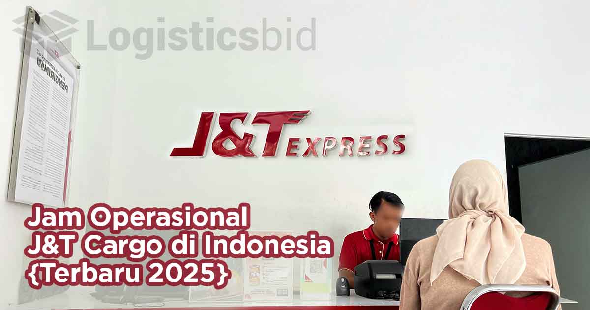 Foto counter J&T Express dengan pelanggan yang sedang dilayani petugas J&T sebagai ilustrasi “Jam Operasional J&T Cargo di Indonesia {Terbaru 2025}”